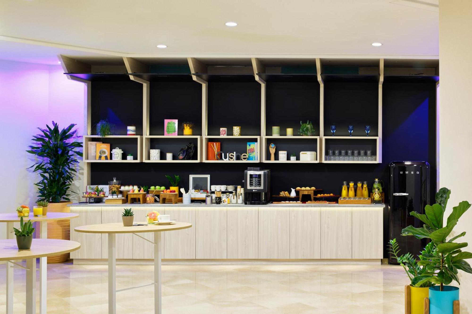 Innside By Melia Barcelona Apolo Exterior photo