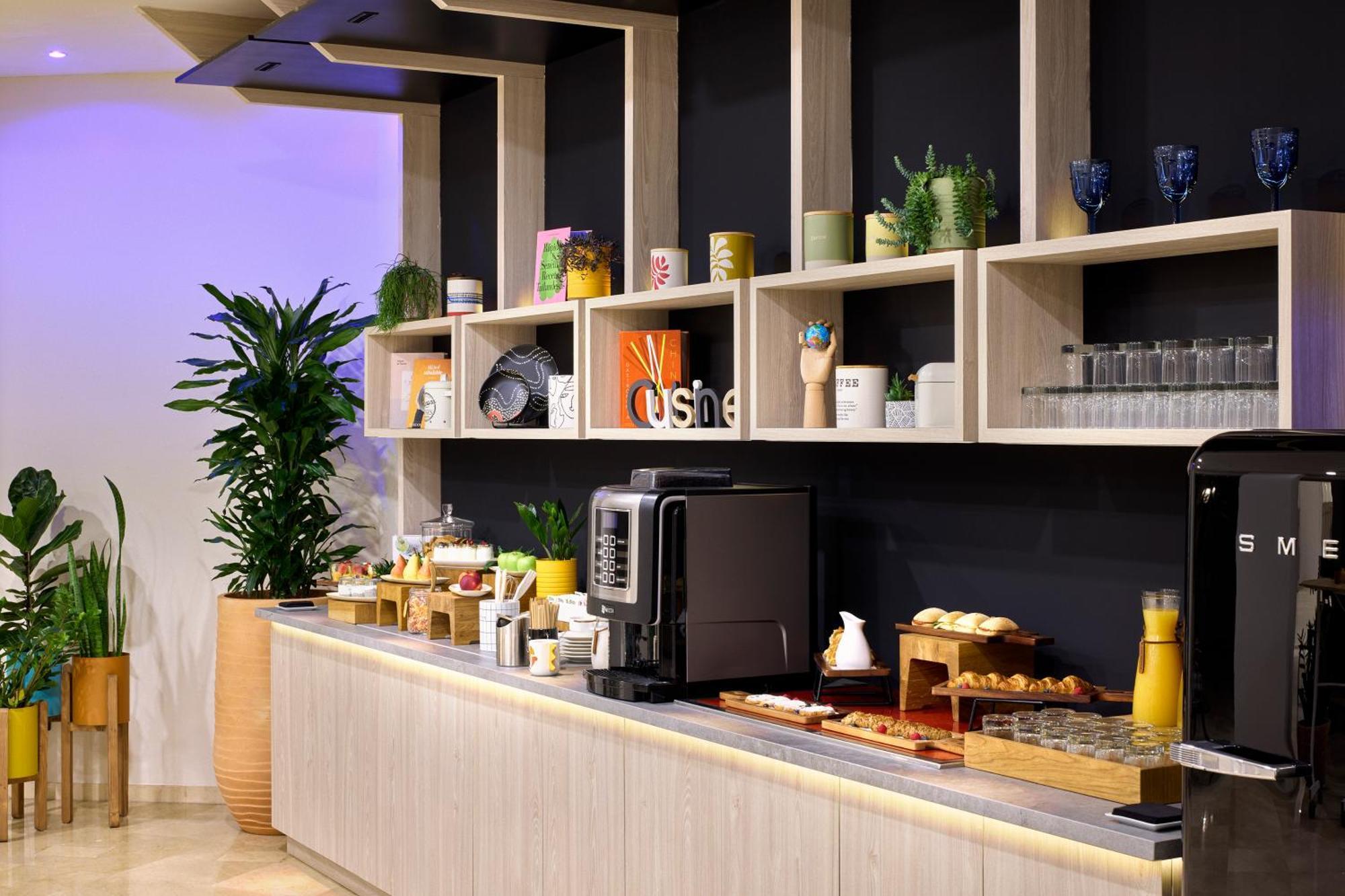 Innside By Melia Barcelona Apolo Exterior photo